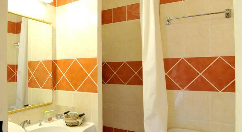 La Roseliere Hotel Сен-Кентен-Фалавие Екстериор снимка